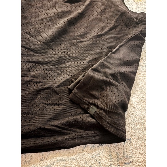 Lululemon Camo Train to Be Tank - Picture 4 of 4